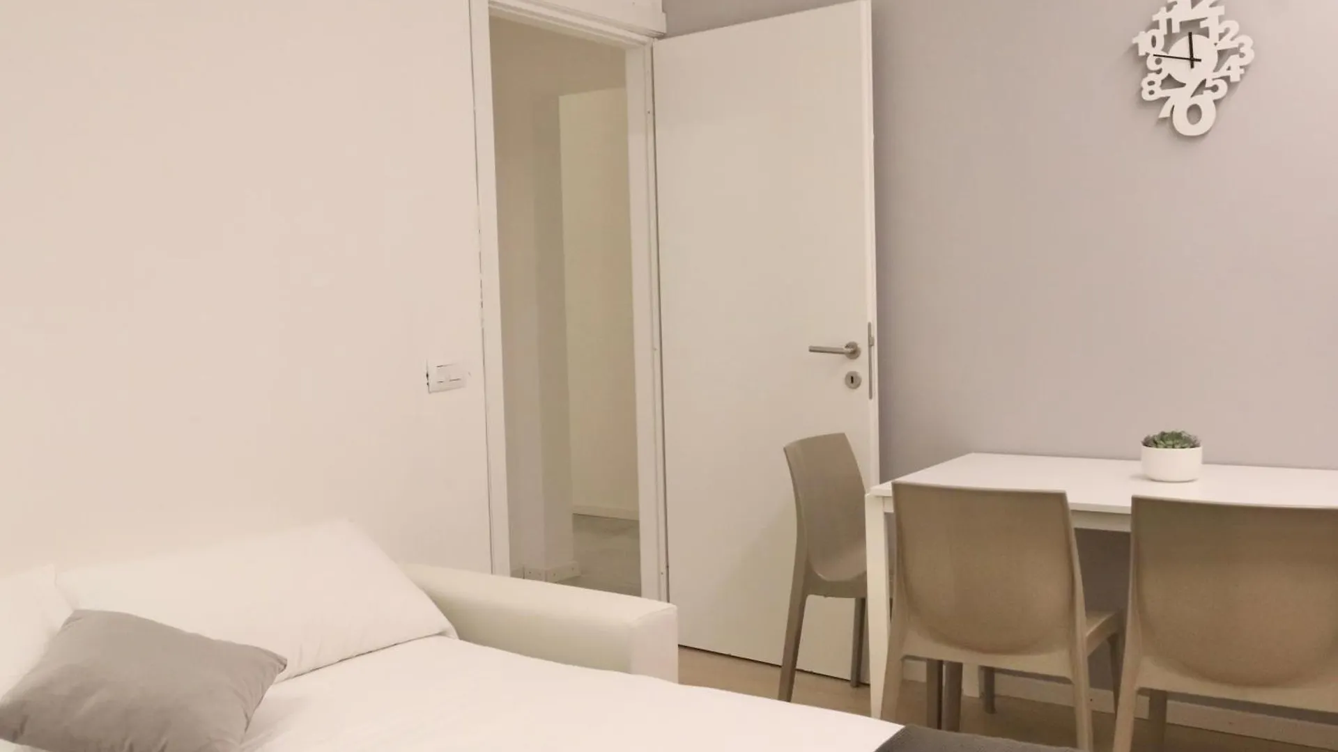 Tiny Attic, Corso Buenosaires, 6Min To Duomo Aparthotel Milano
